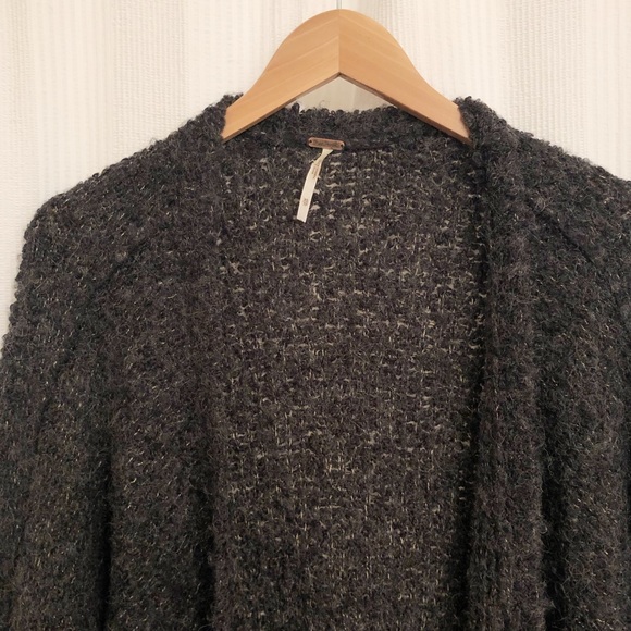 ✖️SOLD✖️Free People Oversized Boucle Snap Cardigan - Picture 6 of 7